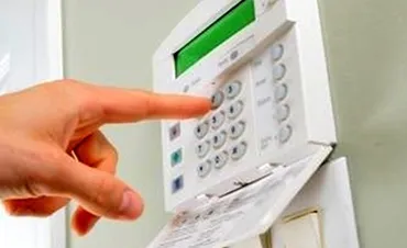 Tastatură de centrală de avertizare, în timpul configurării